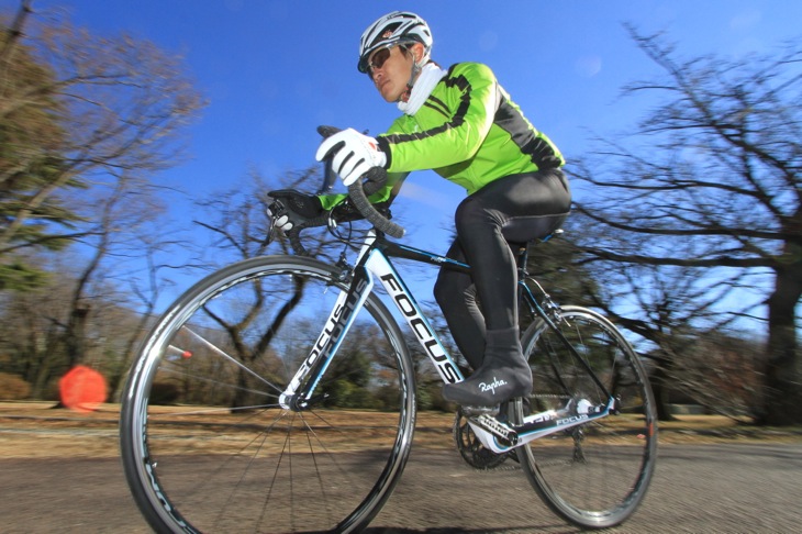フォーカス Izalco Pro 1.0 9000系デュラ搭載 性能を煮詰めた45万円の